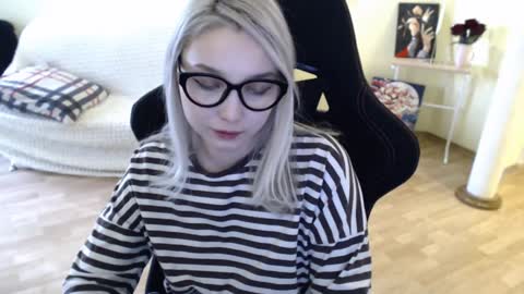 Snapshot of fromsun_forsoul chatting on February 6, 2025, 10:48 am Lilith online show from February 6, 2025, 10:48 am