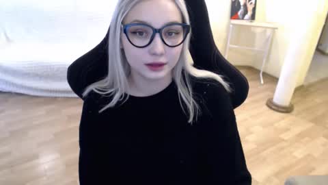 Snapshot of fromsun_forsoul chatting on February 17, 2025, 6:42 am Lilith online show from February 17, 2025, 6:42 am