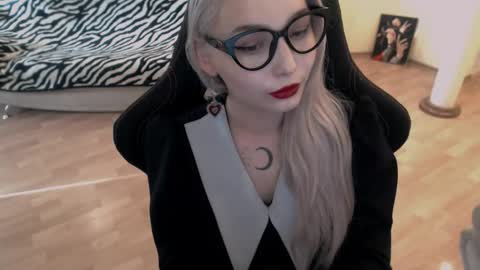 Snapshot of fromsun_forsoul chatting on September 9, 2025, 11:54 am Lilith online show from September 9, 2025, 11:54 am