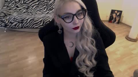 Snapshot of fromsun_forsoul chatting on September 17, 2025, 11:34 am Lilith online show from September 17, 2025, 11:34 am