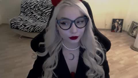 Snapshot of fromsun_forsoul chatting on October 30, 2025, 11:44 am Lilith online show from October 30, 2025, 11:44 am