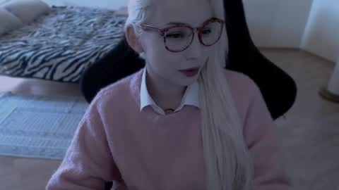 Lilith online show from May 4, 2026, 11:39 am