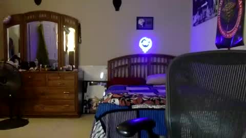 fromthabac online show from December 4, 2025, 11:35 pm