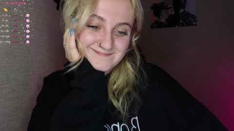 Snapshot of frosty_blueberries4 chatting on December 4, 2024, 6:06 pm ANA online show from December 4, 2024, 6:06 pm