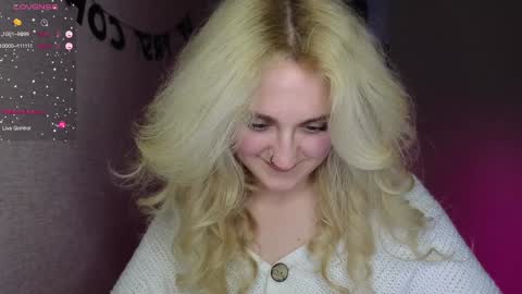 Snapshot of frosty_blueberries4 chatting on December 18, 2024, 6:25 pm ANA online show from December 18, 2024, 6:25 pm