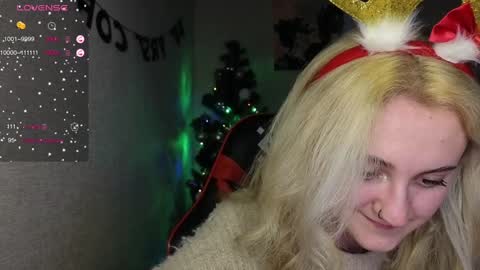 Snapshot of frosty_blueberries4 chatting on January 1, 2025, 12:32 am ANA online show from January 1, 2025, 12:32 am