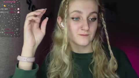 Snapshot of frosty_blueberries4 chatting on January 25, 2025, 2:58 pm ANA online show from January 25, 2025, 2:58 pm