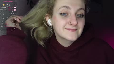 Snapshot of frosty_blueberries4 chatting on January 26, 2025, 12:01 pm ANA online show from January 26, 2025, 12:01 pm
