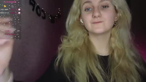 Snapshot of frosty_blueberries4 chatting on February 4, 2025, 6:27 pm ANA online show from February 4, 2025, 6:27 pm