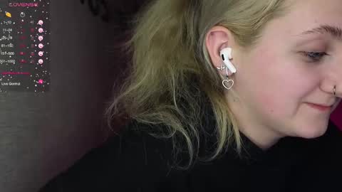 Snapshot of frosty_blueberries4 chatting on February 9, 2025, 10:09 am ANA online show from February 9, 2025, 10:09 am