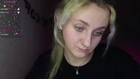 Snapshot of frosty_blueberries4 chatting on February 12, 2025, 10:15 pm ANA online show from February 12, 2025, 10:15 pm