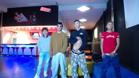 THOMAS AND DAMIAND online show from February 26, 2025, 6:43 pm