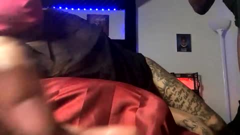 FEMALE2MALE online show from April 3, 2026, 6:44 am