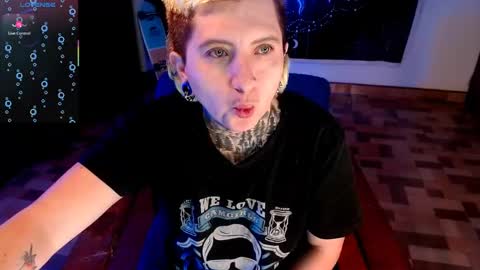 Snapshot of ftmblueyes chatting on January 19, 2025, 11:43 pm HEHIM online show from January 19, 2025, 11:43 pm