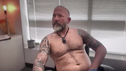 Snapshot of fuckadilf chatting on April 27, 2026, 8:29 pm fuckadilf online show from April 27, 2026, 8:29 pm
