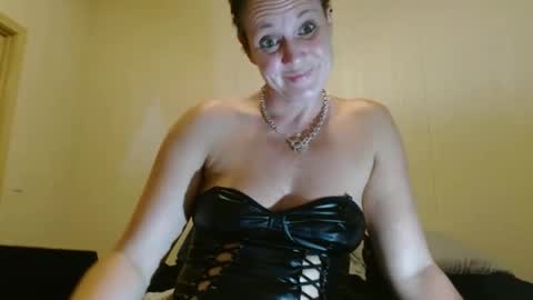 Snapshot of fuckanaries69 chatting on September 24, 2025, 2:59 am Aries69 online show from September 24, 2025, 2:59 am
