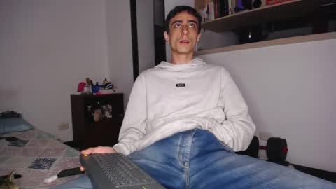 Lauuuu n TheLuckyGuy online show from March 8, 2025, 4:45 am