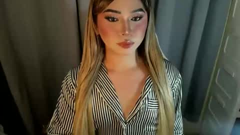 Snapshot of fuckdoll_rain chatting on May 1, 2026, 12:15 am R A I N M O R A L E S G M A I L . C O M online show from May 1, 2026, 12:15 am