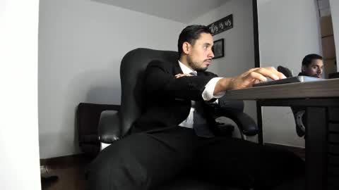SERGIO THE SEX LAWYER online show from October 28, 2025, 9:17 pm