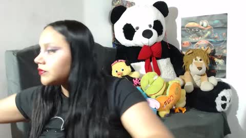 Mia and Gary  online show from December 8, 2024, 4:14 am