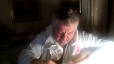 fukingcrazy online show from April 19, 2026, 6:43 pm