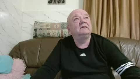 fullballs6 online show from March 17, 2026, 3:11 am