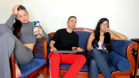 Sammygirl  tommy guy friends with benefits online show from December 12, 2024, 3:05 pm