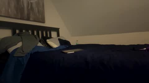 Snapshot of funfcker34 chatting on October 29, 2025, 3:42 am Curious guy showing off online show from October 29, 2025, 3:42 am