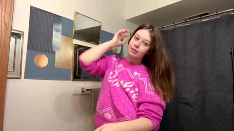 Linnys Palace online show from November 17, 2025, 12:44 pm