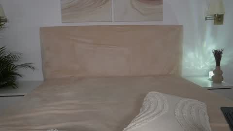 Snapshot of funny_to_see_you_here chatting on December 5, 2024, 4:44 pm Katy Noel - online show from December 5, 2024, 4:44 pm