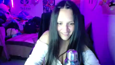 Linda Cataleya-  mackenzie girls online show from September 21, 2025, 2:35 am