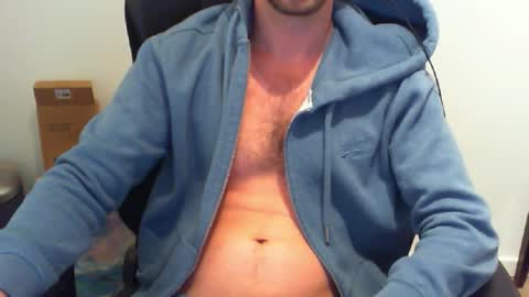 Snapshot of funnyeucouple chatting on October 14, 2025, 8:31 pm YWhiteNiceMan online show from October 14, 2025, 8:31 pm