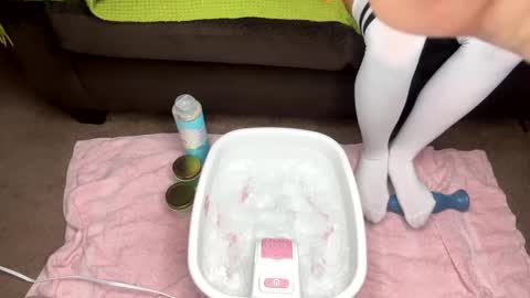 Snapshot of funwithprettyfeet chatting on January 20, 2025, 10:59 pm funwithprettyfeet online show from January 20, 2025, 10:59 pm