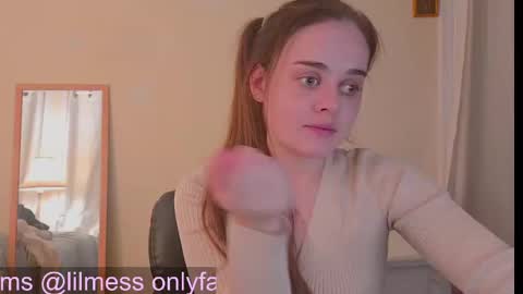 Snapshot of fuxkme_jen chatting on October 17, 2025, 12:01 am fuxkme_jen online show from October 17, 2025, 12:01 am