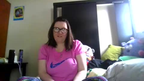 fuzzypeaches87 online show from March 21, 2026, 5:27 pm