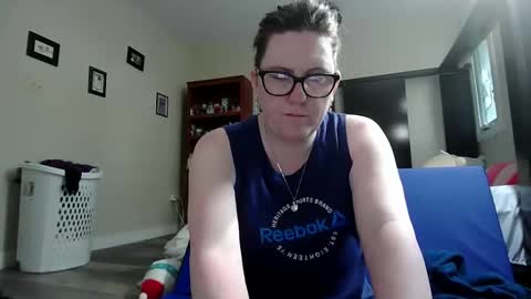 fuzzypeaches87 online show from May 23, 2026, 3:16 pm