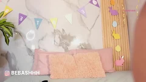   Independent model online show from April 7, 2026, 10:15 am