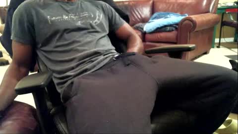 Snapshot of gabbc18 chatting on November 30, 2025, 4:05 am James online show from November 30, 2025, 4:05 am