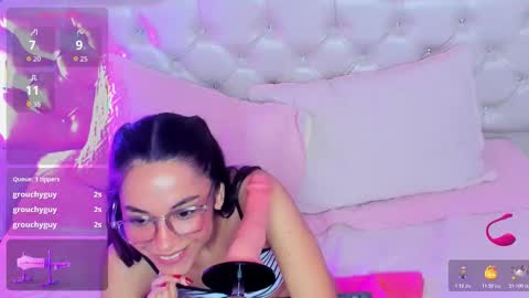 gabbieskinny online show from October 22, 2025, 3:23 pm