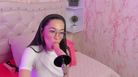 gabbieskinny online show from November 18, 2025, 4:11 pm