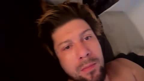 Snapshot of gabethier25 chatting on January 17, 2025, 10:44 am yeeah online show from January 17, 2025, 10:44 am