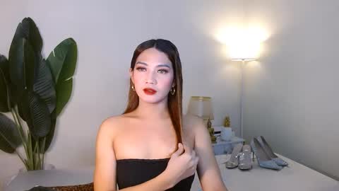 gabriela_deluxe online show from October 18, 2025, 8:15 am