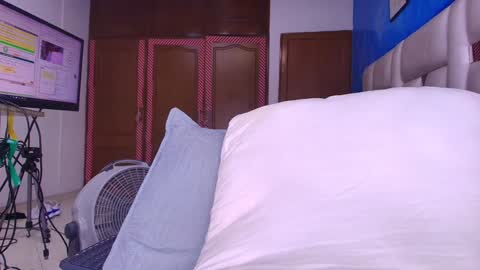 Snapshot of gabriela_leone chatting on February 6, 2025, 10:53 pm gabriela online show from February 6, 2025, 10:53 pm