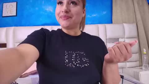 Snapshot of gabriela_leone chatting on February 24, 2025, 7:30 pm gabriela online show from February 24, 2025, 7:30 pm