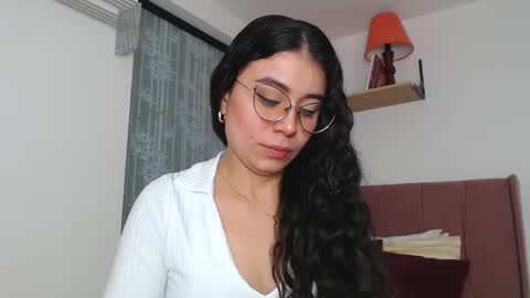 GabrielaRossa online show from December 17, 2024, 12:54 pm