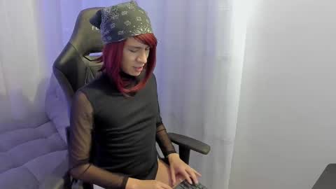 gabriele_love online show from September 17, 2025, 12:40 pm