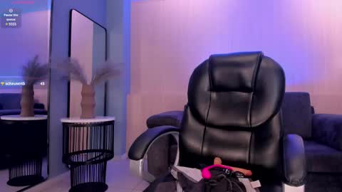 Gabriella Lee online show from March 1, 2025, 8:23 am