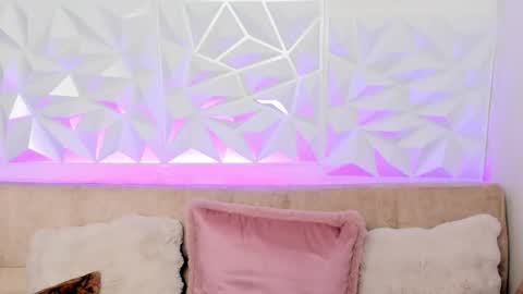 Gabriela  online show from April 7, 2026, 12:33 am