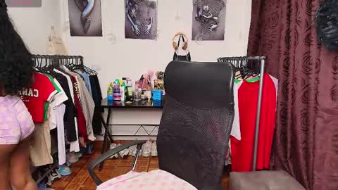 Snapshot of gaby_dams9 chatting on February 12, 2026, 8:20 am GABY online show from February 12, 2026, 8:20 am