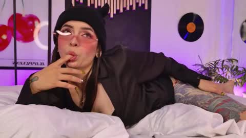 Snapshot of gaby_mason chatting on November 7, 2025, 1:22 pm Gaby online show from November 7, 2025, 1:22 pm